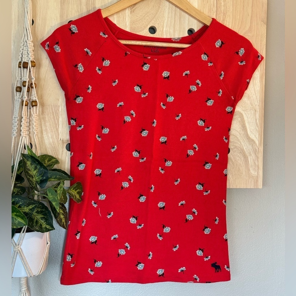Y2K Abercrombie Kids Red Floral Short Sleeve Tee